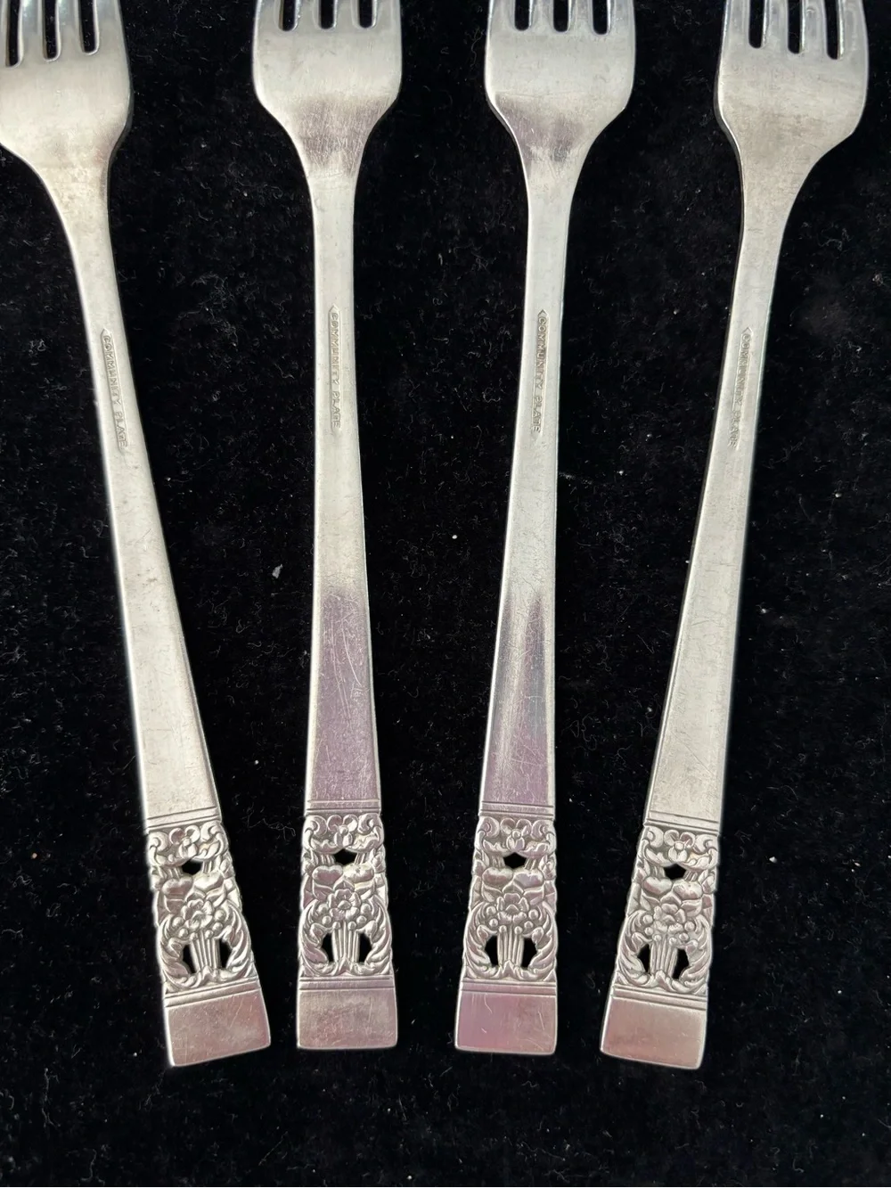 Community Plate, Coronation Flatware 4 Dinner Forks, Silverplate 7.50 Inches